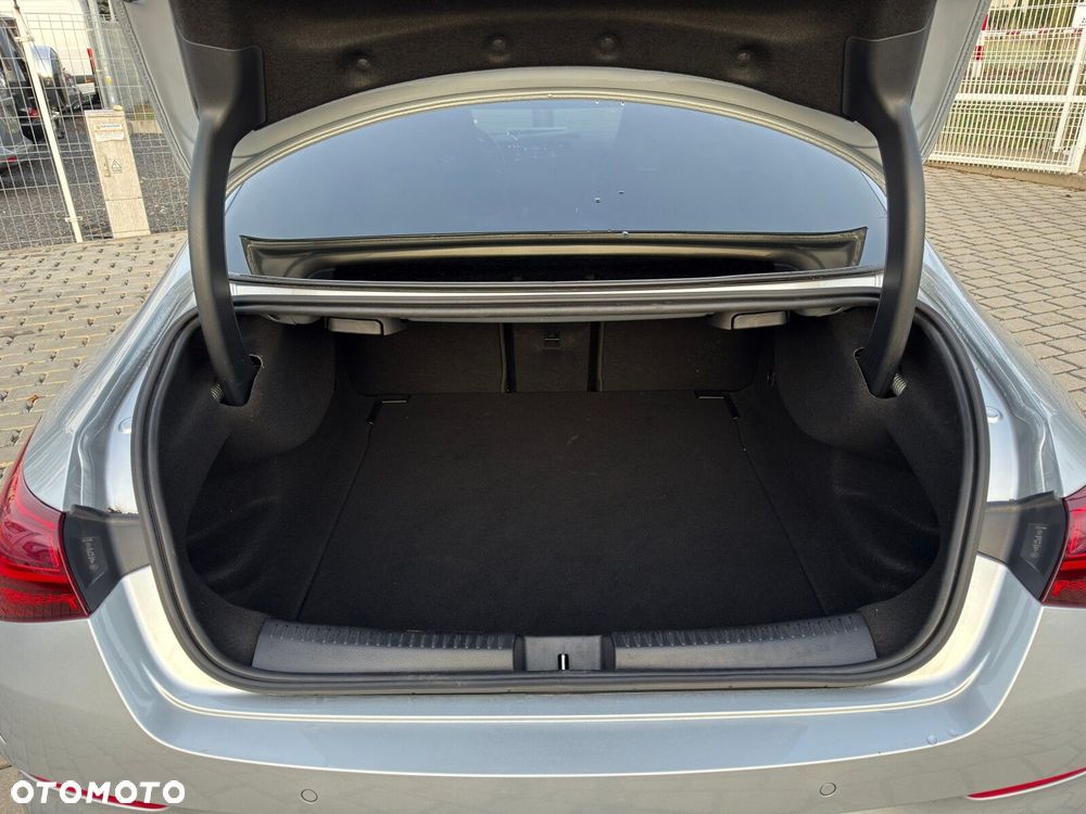 Mercedes-Benz CLA 200 d AMG Line 8G-DCT - 29