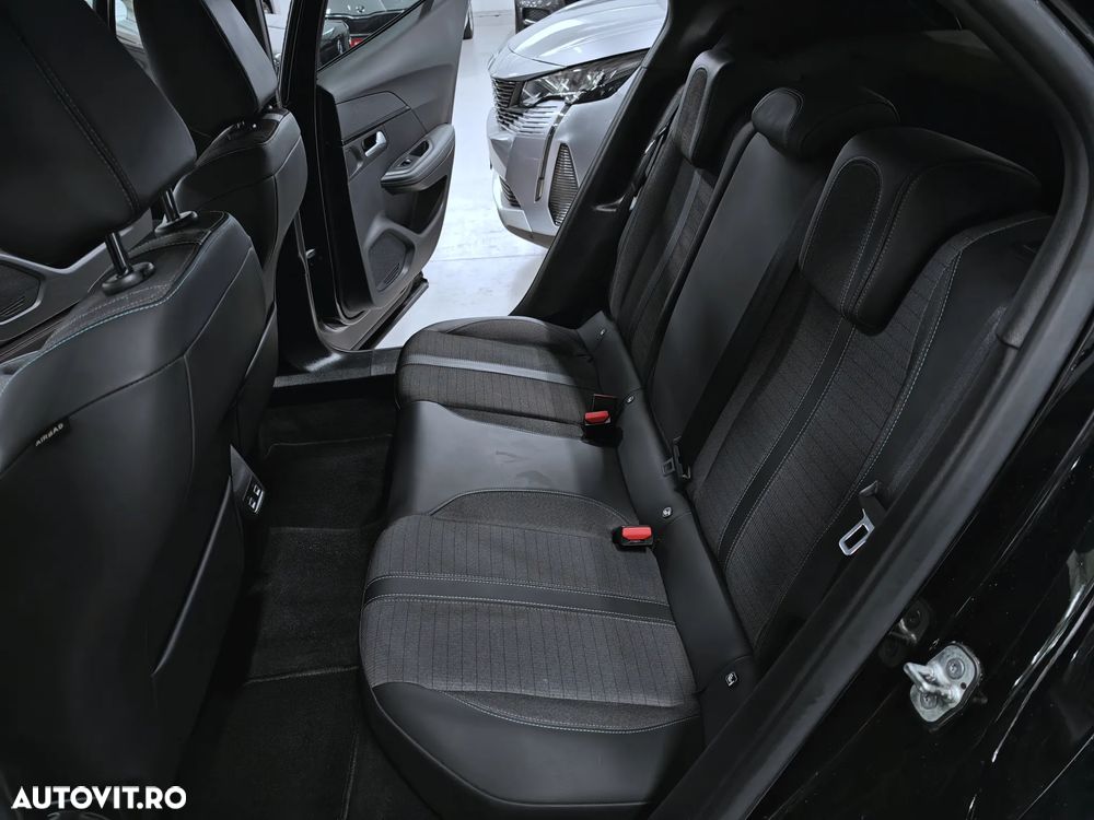 Peugeot 2008 PureTech 130 Stop&Start EAT6 Allure - 23