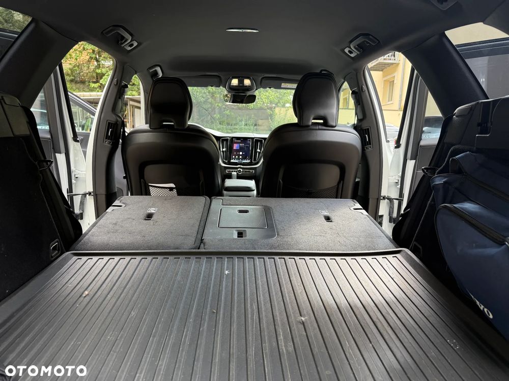 Volvo XC 60 B4 B R-Design - 13