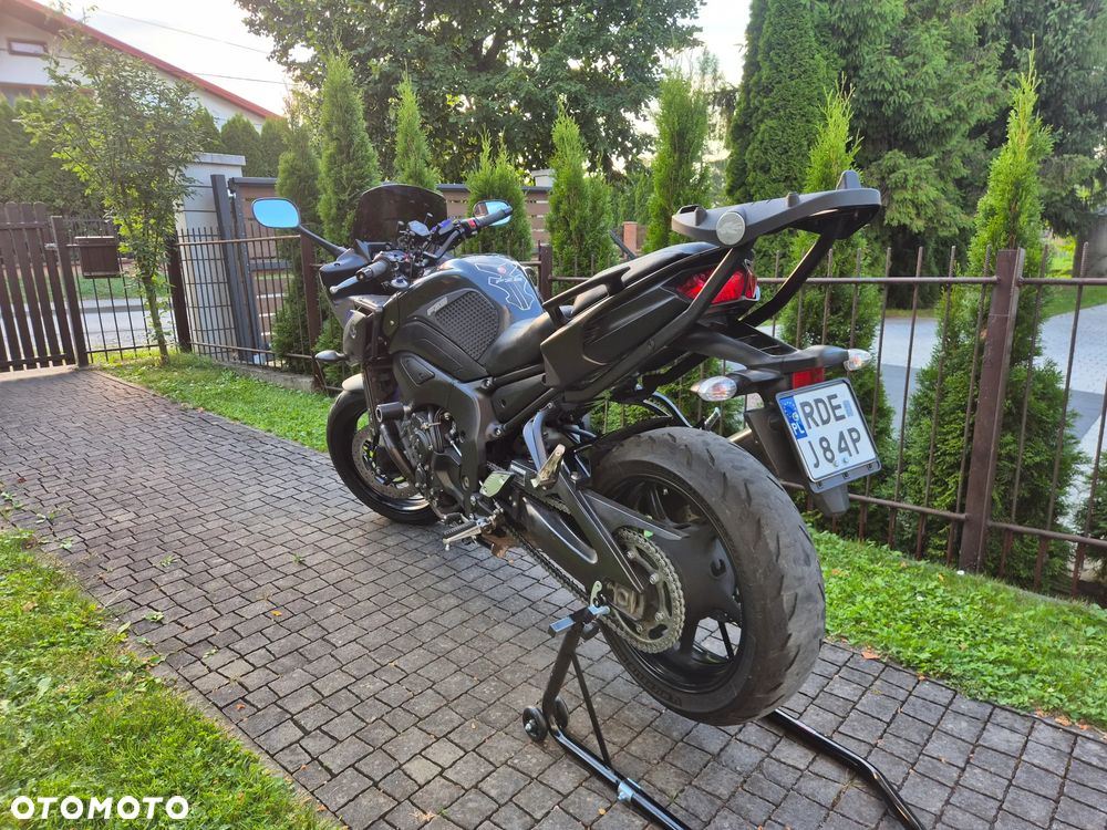 Yamaha FZ8 - 8