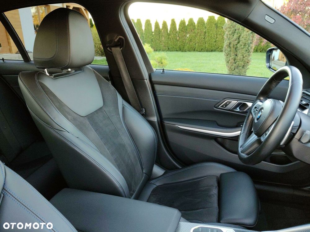 BMW Seria 3 320i M Sport - 25