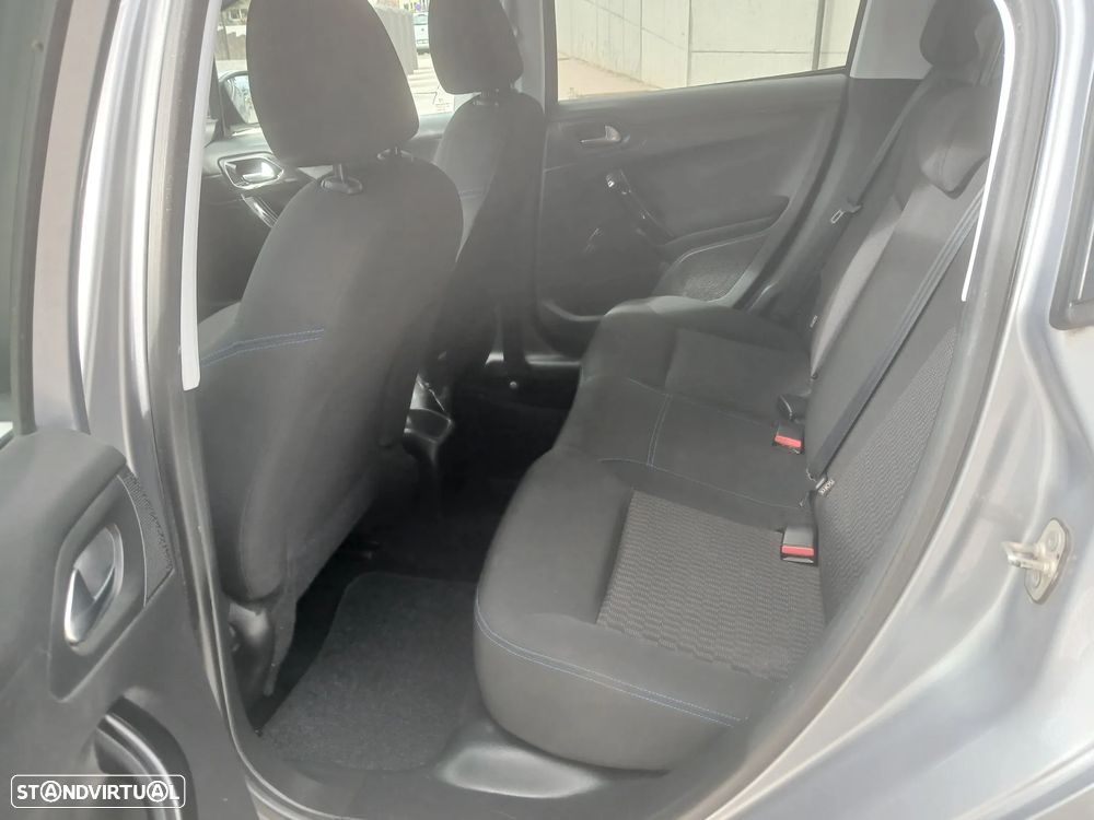 Peugeot 208 1.5 BlueHDi Signature - 15