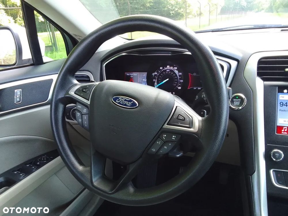Ford Fusion - 10