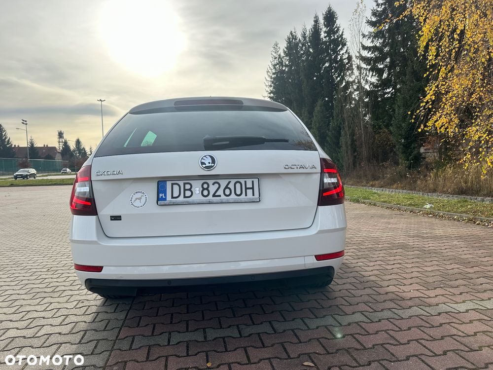 Skoda Octavia Combi 1.6 TDI DSG Ambition - 4