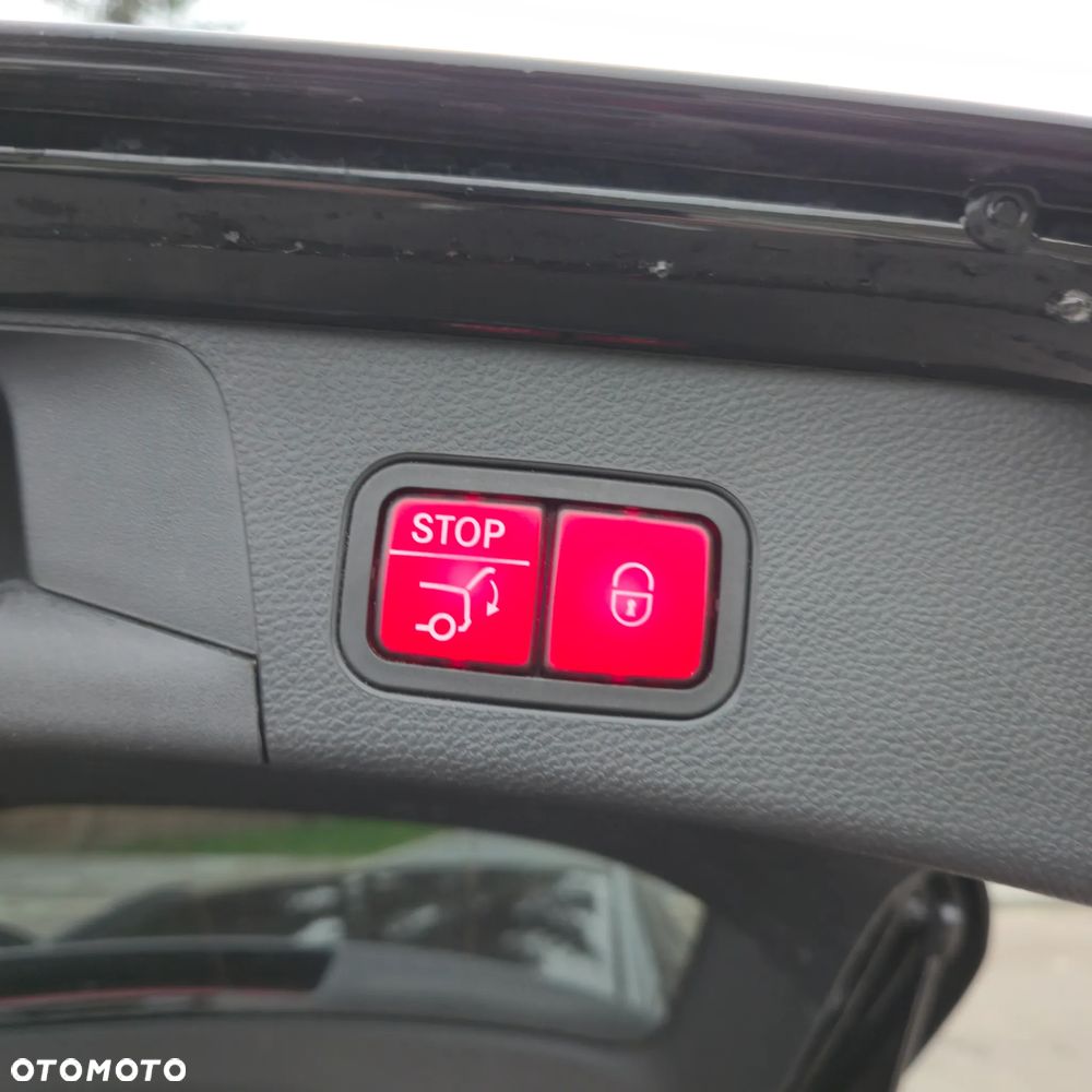 Mercedes-Benz Klasa C 300 de 9G-TRONIC Night Edition - 15