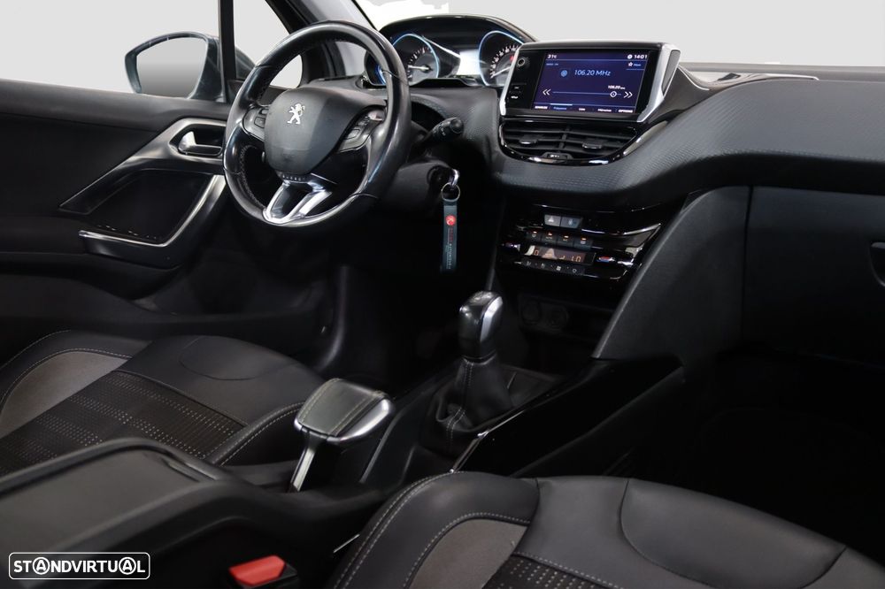 Peugeot 2008 1.2 PureTech Allure - 5