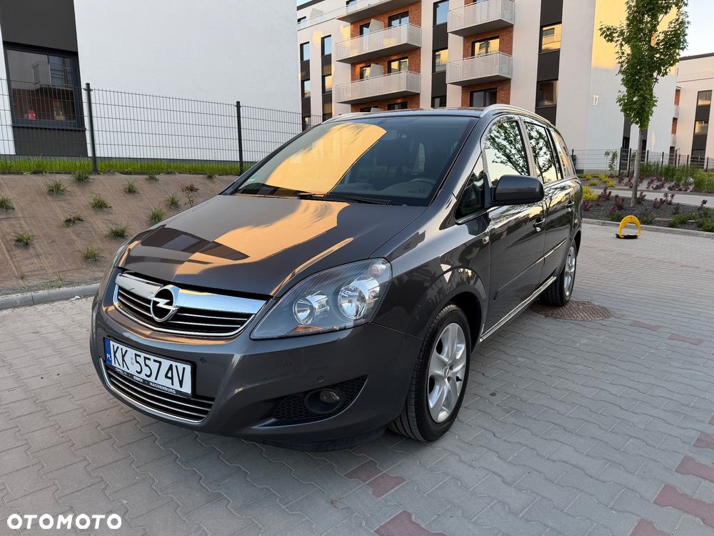 Opel Zafira - 1