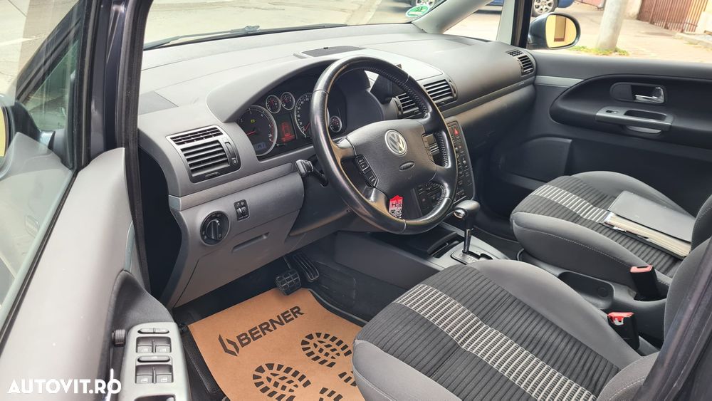 Volkswagen Sharan 1.9 TDI Automatik United - 27