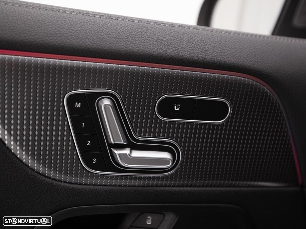 Mercedes-Benz GLA 250 e Progressive - 18