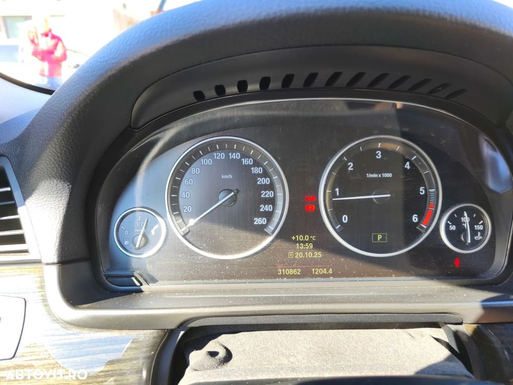 BMW Seria 5 525d xDrive Touring Sport-Aut. Luxury Line - 22