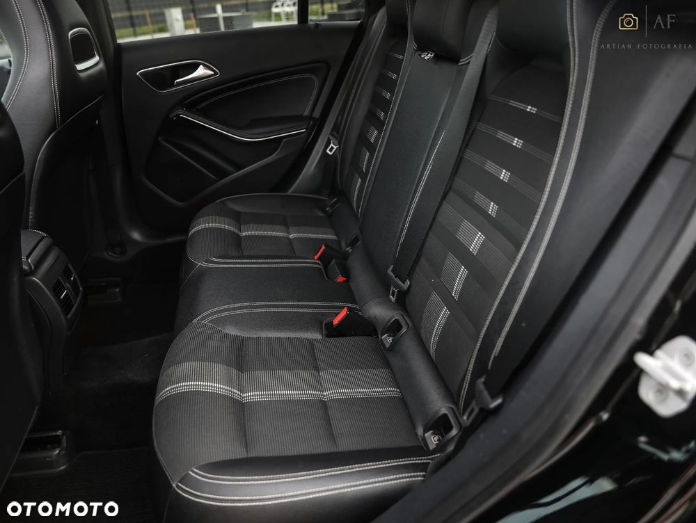 Mercedes-Benz CLA 200 d 7G-DCT - 26