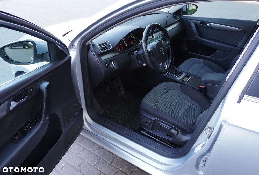 Volkswagen Passat 1.6 TDI Comfortline - 12