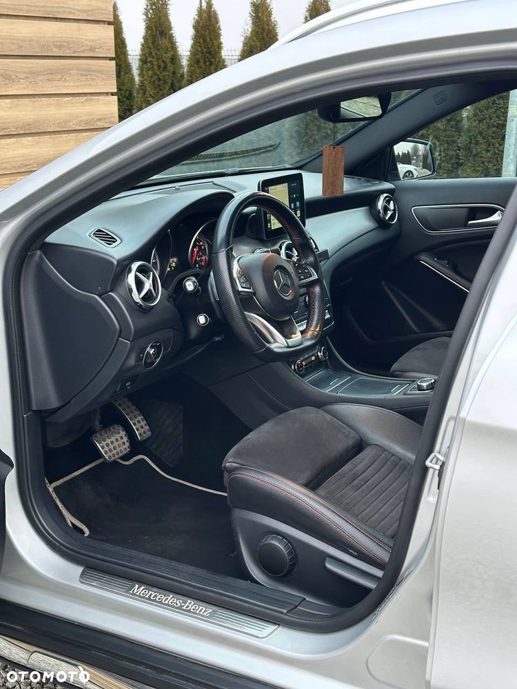 Mercedes-Benz GLA 180 d 7G-DCT AMG Line - 14