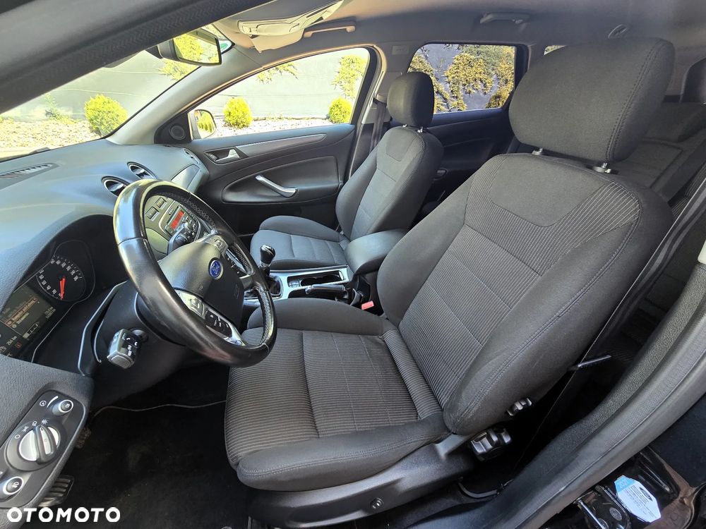 Ford Mondeo 2.0 Futura X - 21