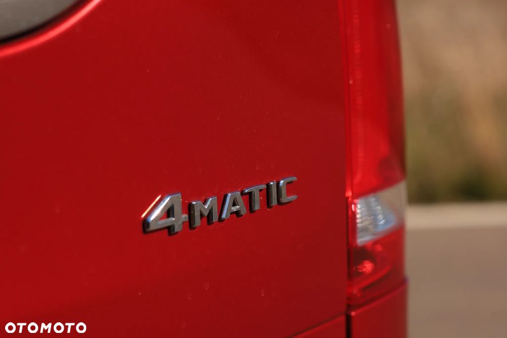 Mercedes-Benz Klasa V - 20