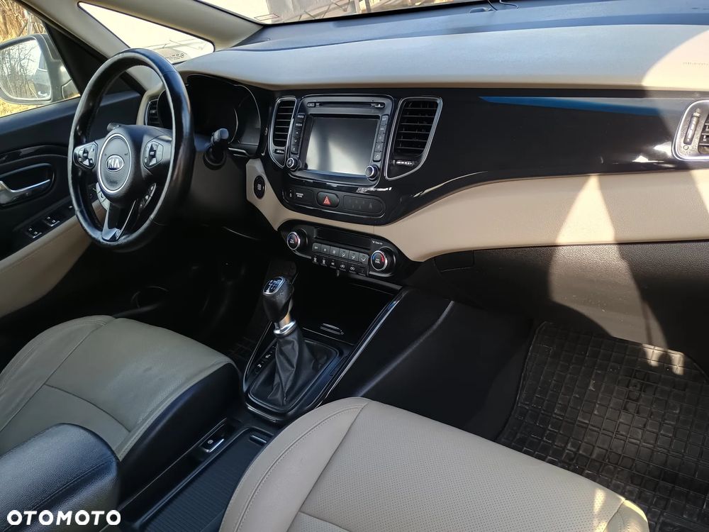 Kia Carens 1.7 CRDi XL 7os - 8