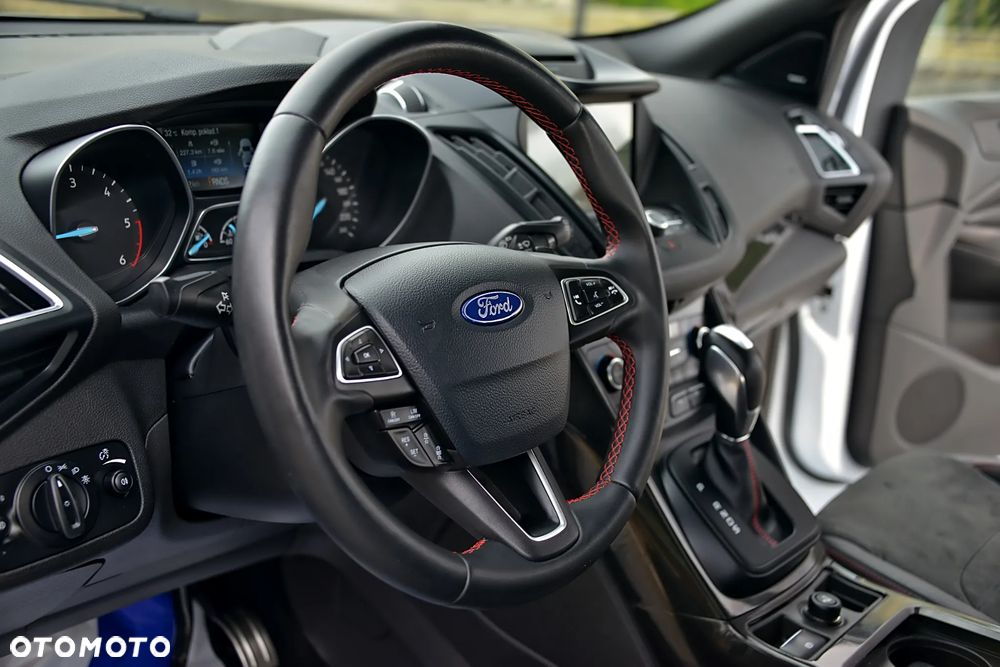 Ford Kuga 2.0 TDCi 4x4 ST-Line - 26