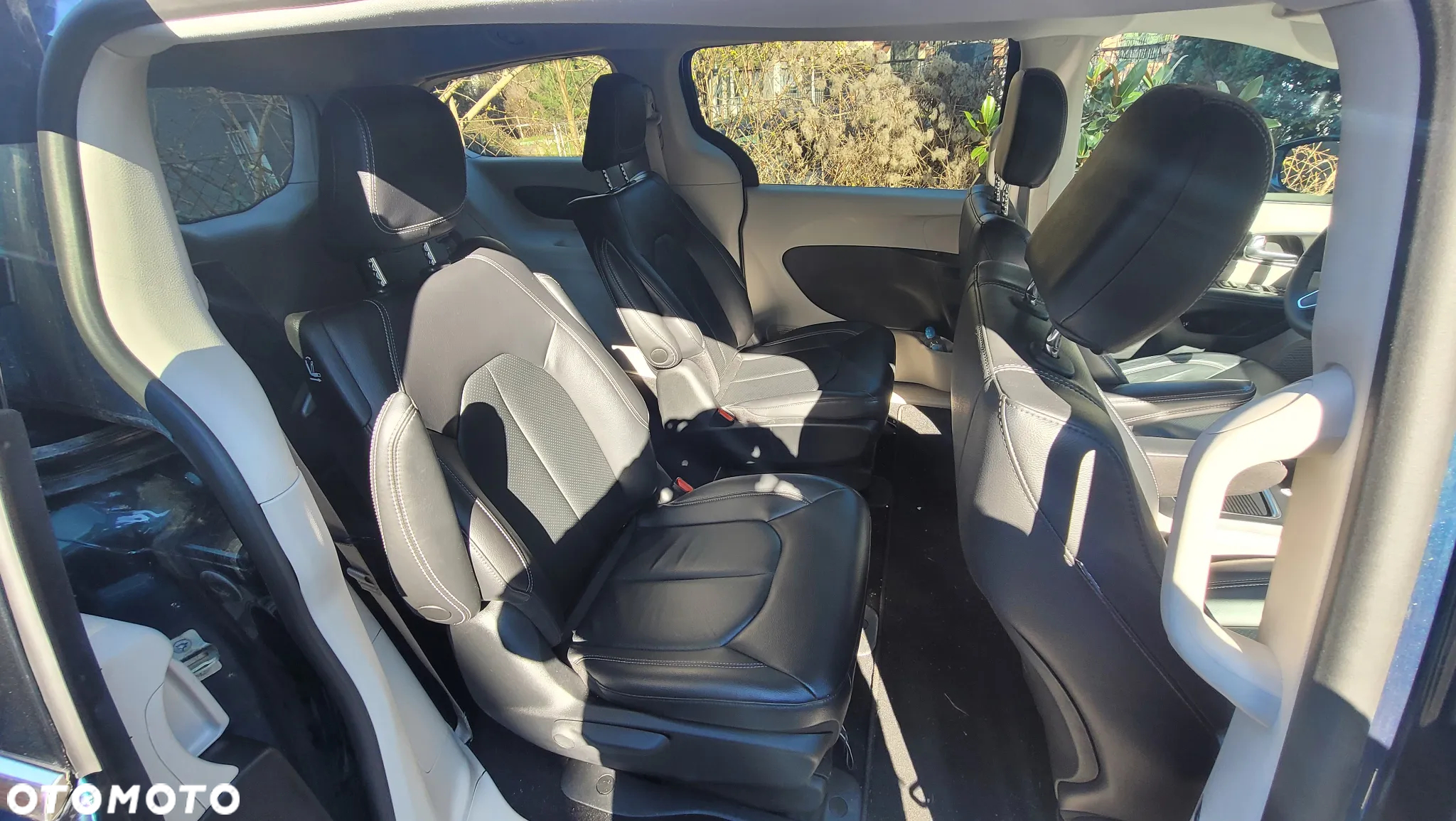 Chrysler Pacifica - 15