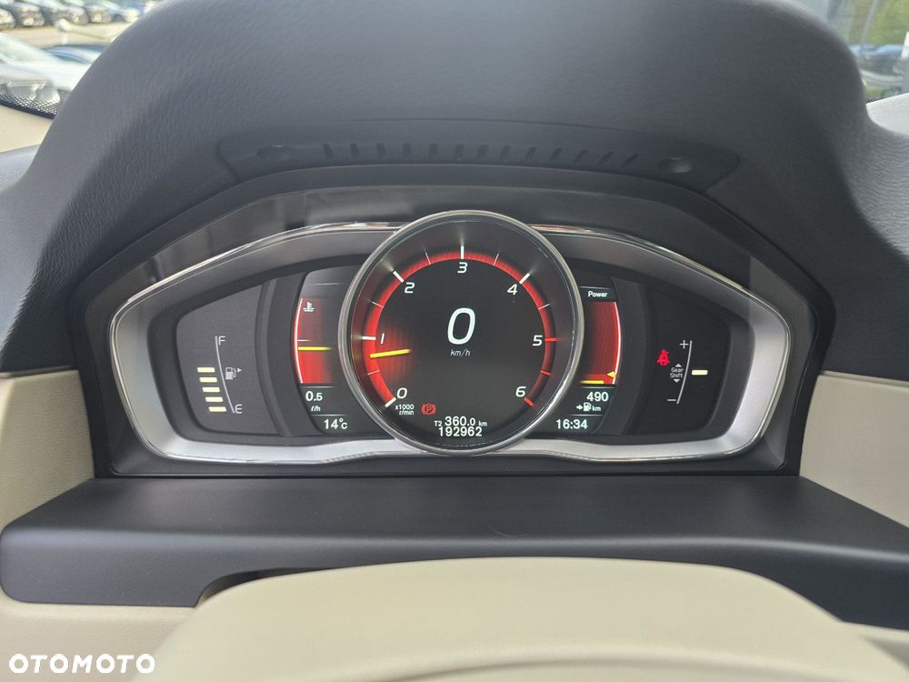 Volvo XC 70 - 12