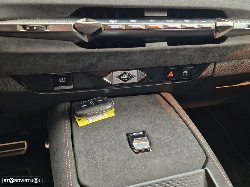 DS DS4 4 1.2 PureTech Performance Line EAT8 - 29