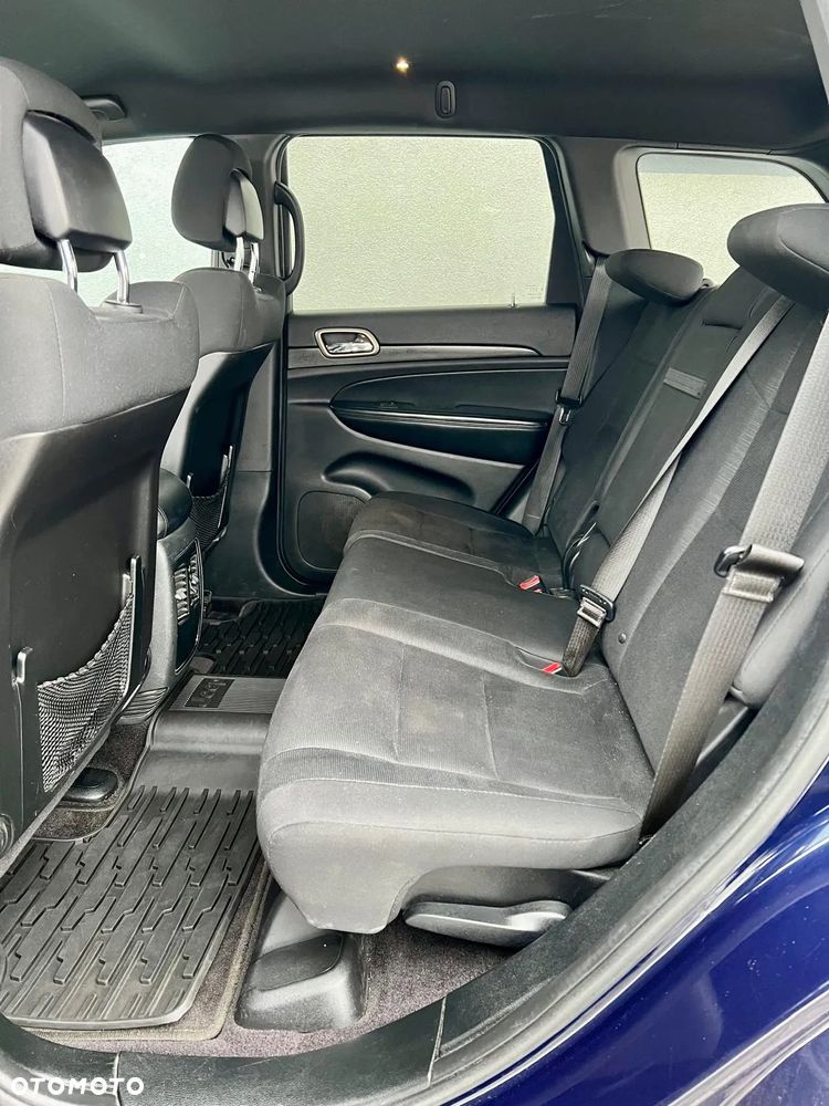 Jeep Grand Cherokee - 16