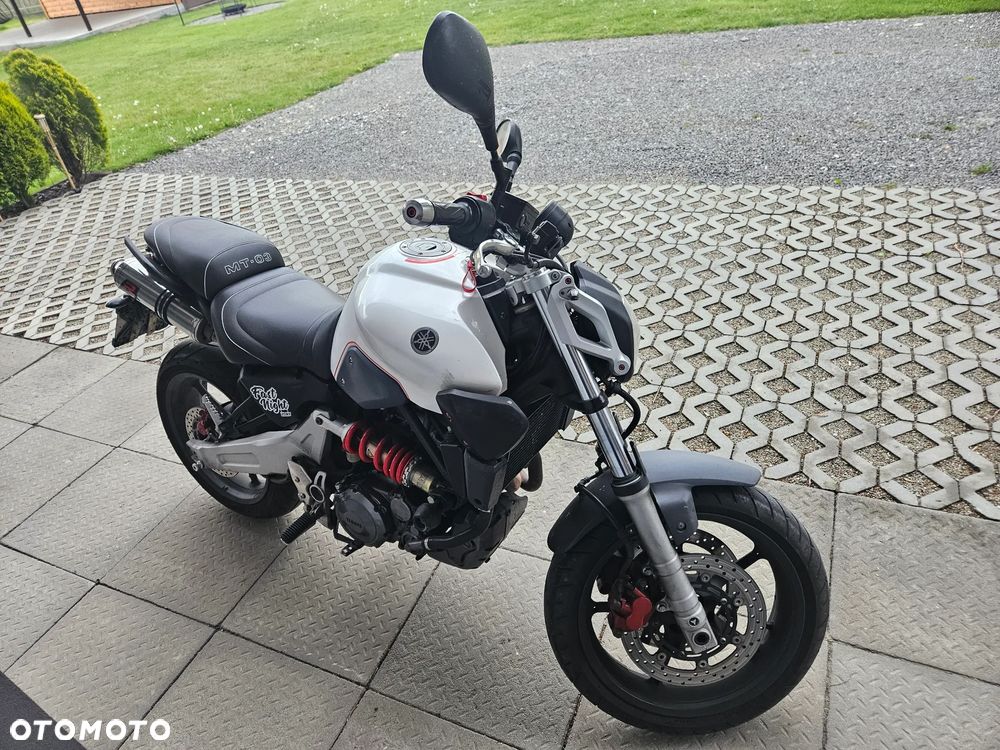 Yamaha MT - 12