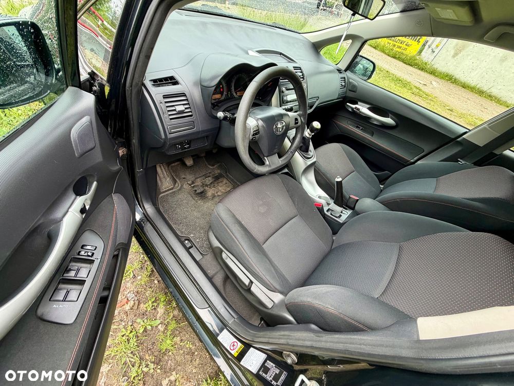 Toyota Auris 1.4 D-4D - 21