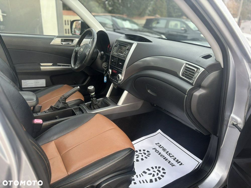 Subaru Forester 2.0 D Exclusive - 31