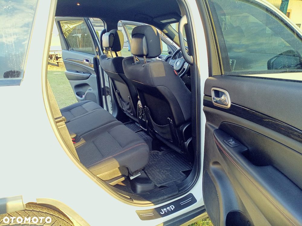 Jeep Grand Cherokee - 13