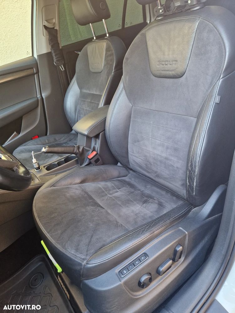 Skoda Octavia Combi 2.0 TDI 4x4 DSG Scout - 7