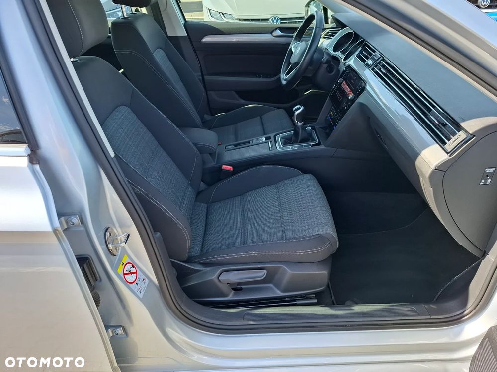 Volkswagen Passat Variant 2.0 TDI EVO Business - 12