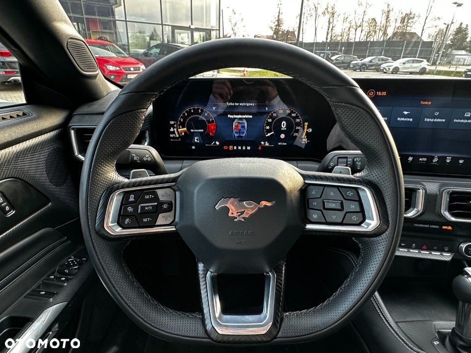 Ford Mustang - 16