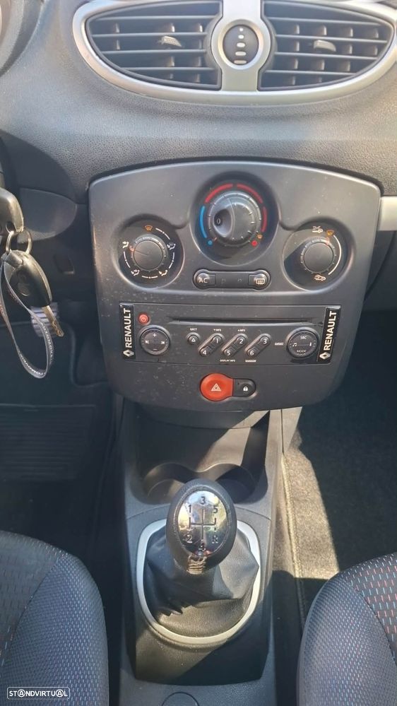 Renault Clio Sport Tourer - 17