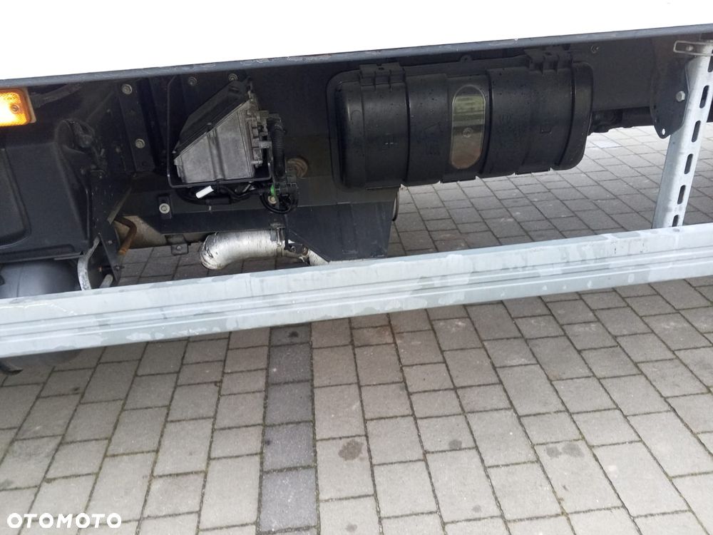 Renault MIDLUM ŁADOWNOŚĆI 7 TON /ZAWIESZENIE PNEUMACZYCZNE/WINDA / FRANCJA - 5