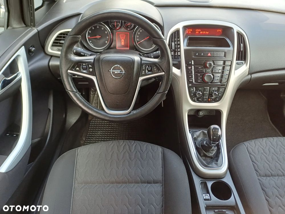 Opel Astra 1.4 Turbo 150 Jahre - 19