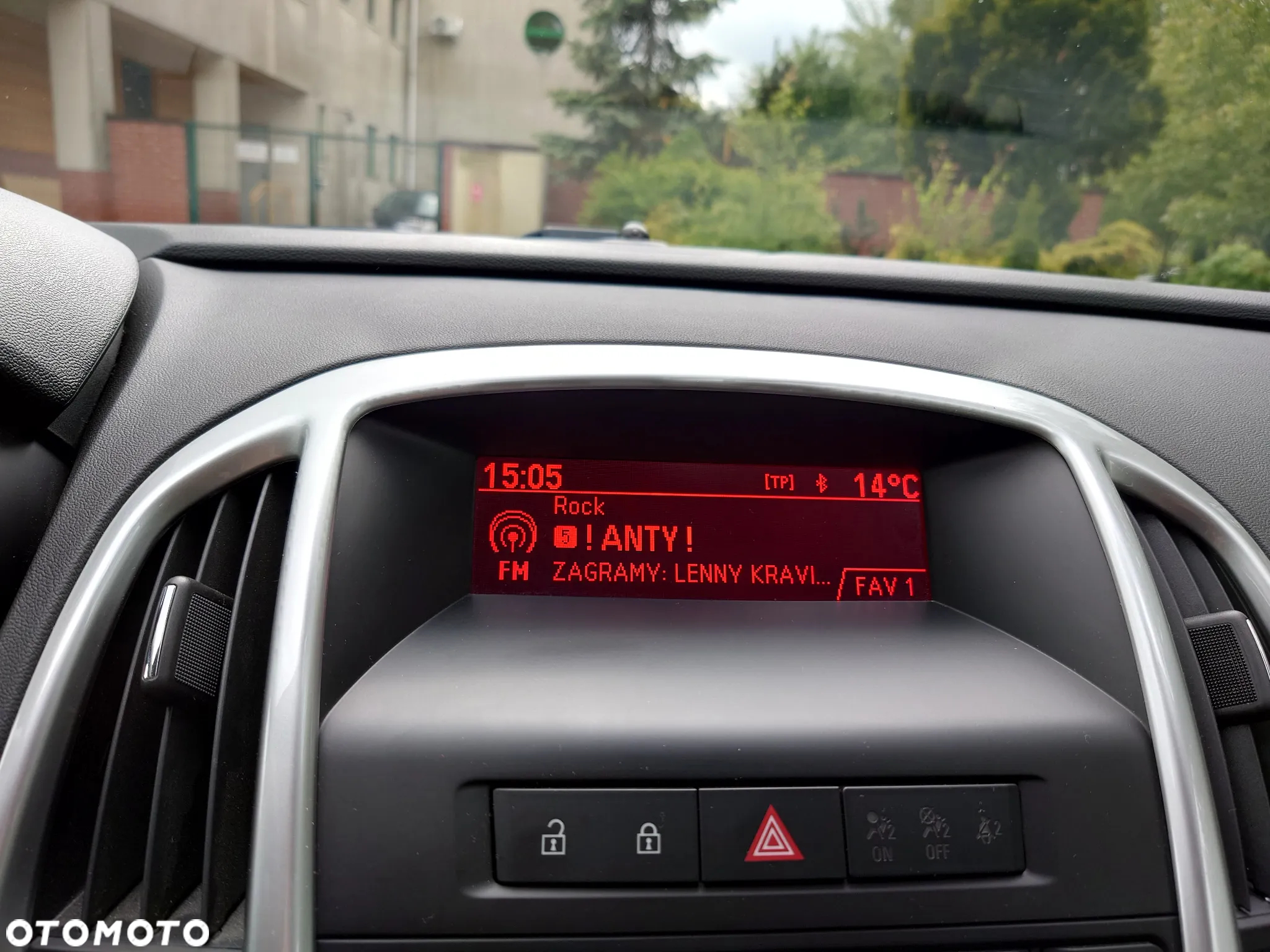 Opel Astra GTC 1.6 Turbo Edition - 25