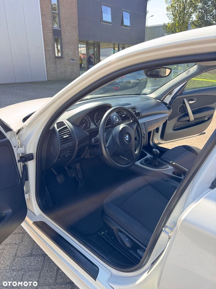 BMW Seria 1 116i - 6