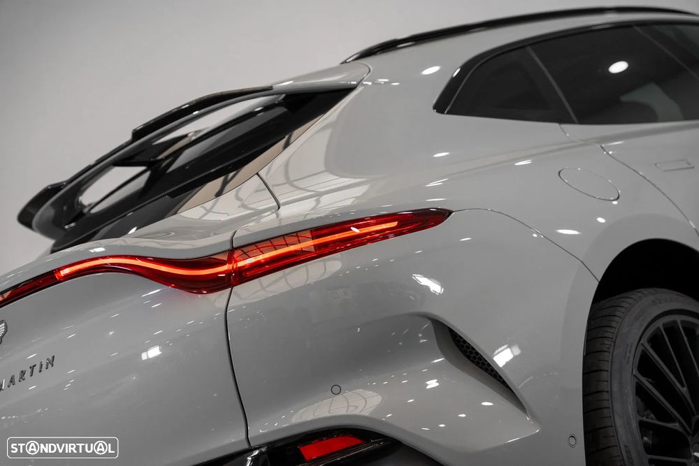 Aston Martin DBX 707 - 33