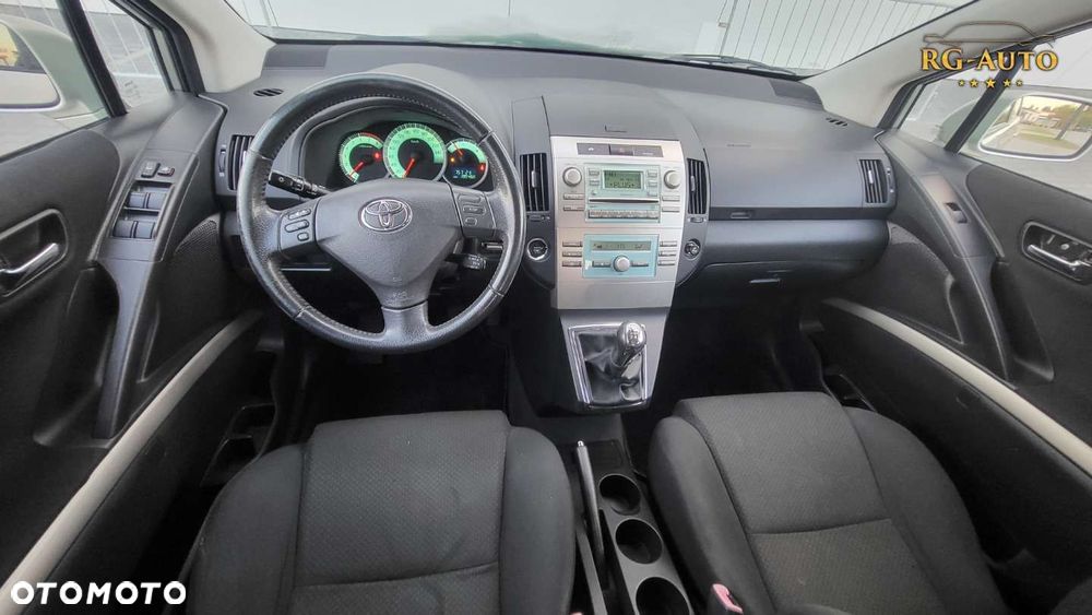 Toyota Corolla Verso - 22