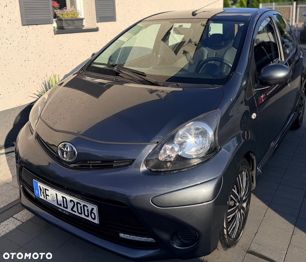 Toyota Aygo x-play - 12