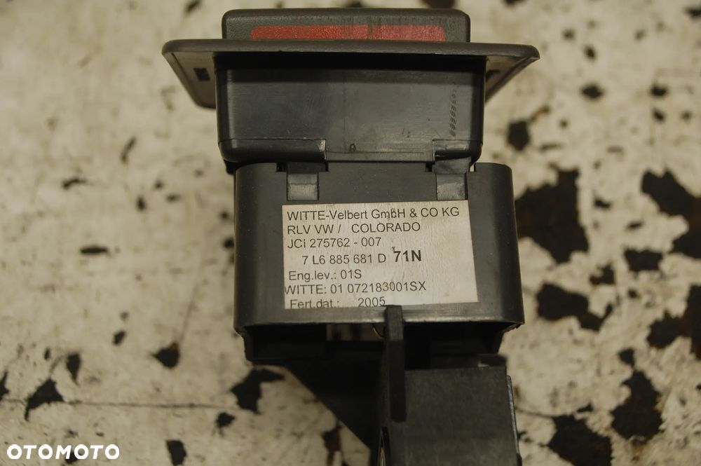 ZAMEK OPARCIA KANAPY TYŁ LEWY 7L6885681D VW TOUAREG I - 3
