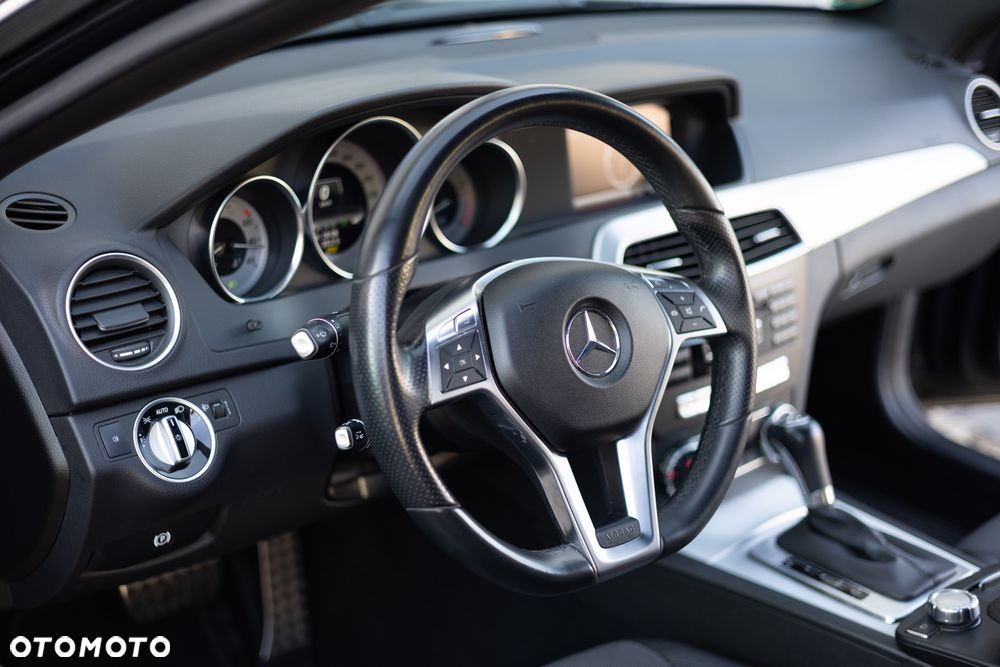 Mercedes-Benz Klasa C 250 CGI BlueEff - 17