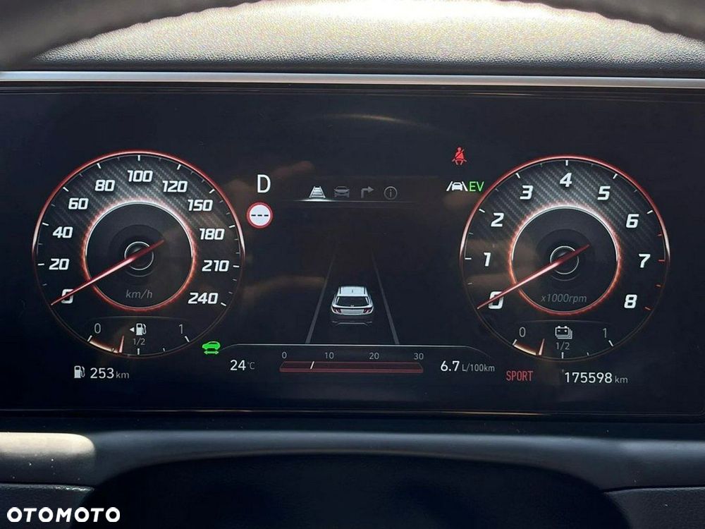 Hyundai Tucson 1.6 T-GDi HEV Executive 2WD - 19