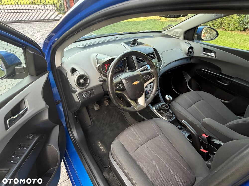Chevrolet Aveo 1.6 LTZ S/S - 24