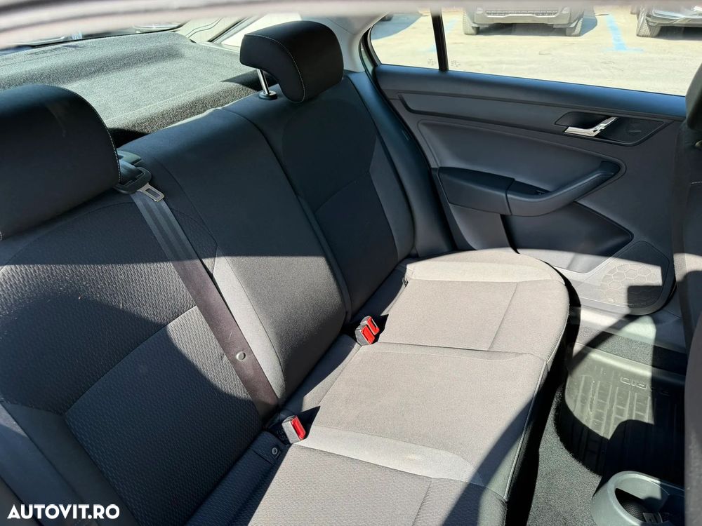 Skoda RAPID 1.2 TSI Style - 9