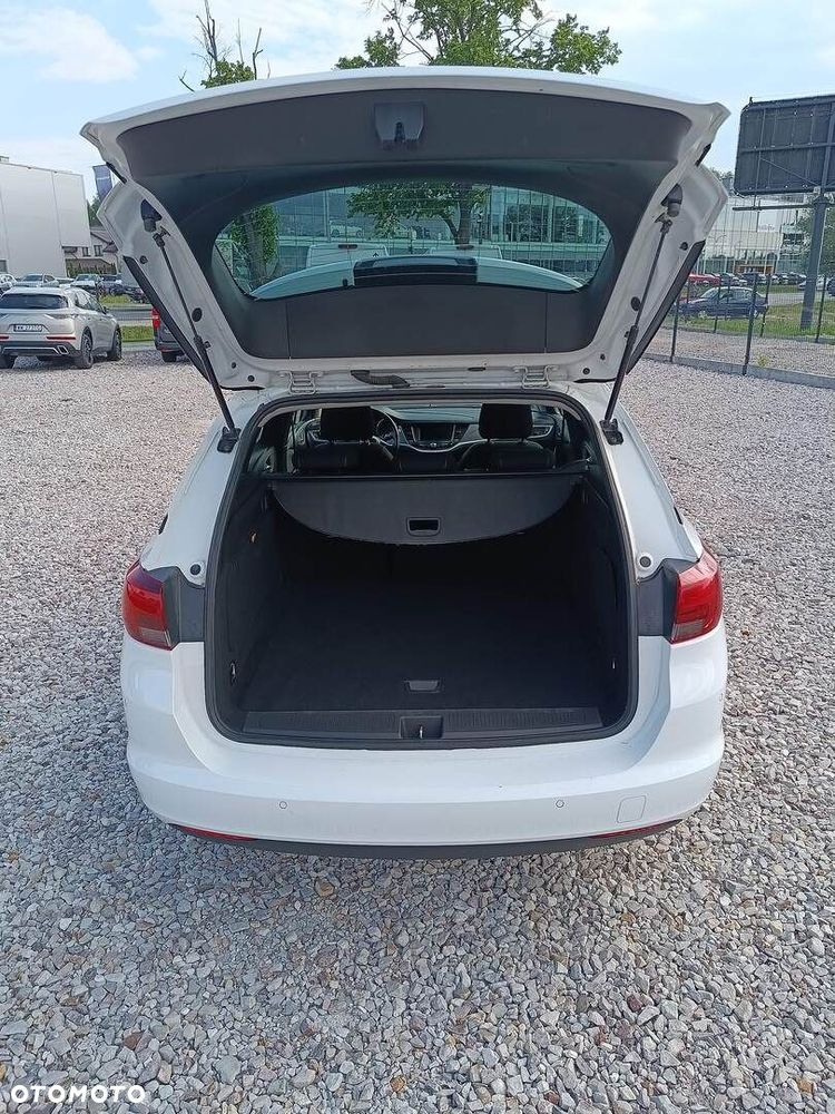 Opel Astra 1.2 T Elegance S&S - 10