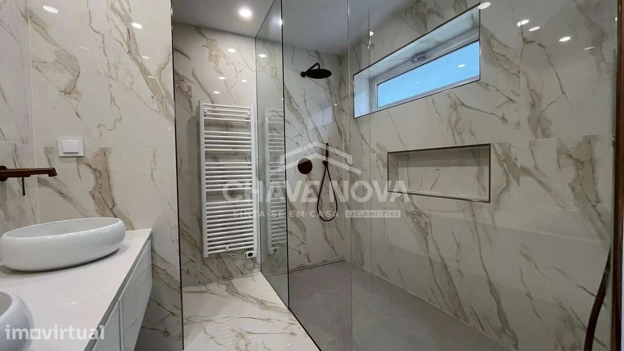 Apart. T4 c/77,5 m² varandas e Box p/2 carros em Oliveira do Douro - Grande imagem: 5/28
