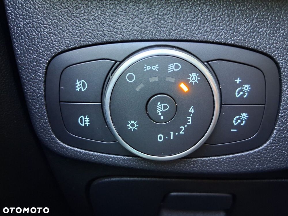 Ford Focus 1.5 EcoBoost Titanium - 13