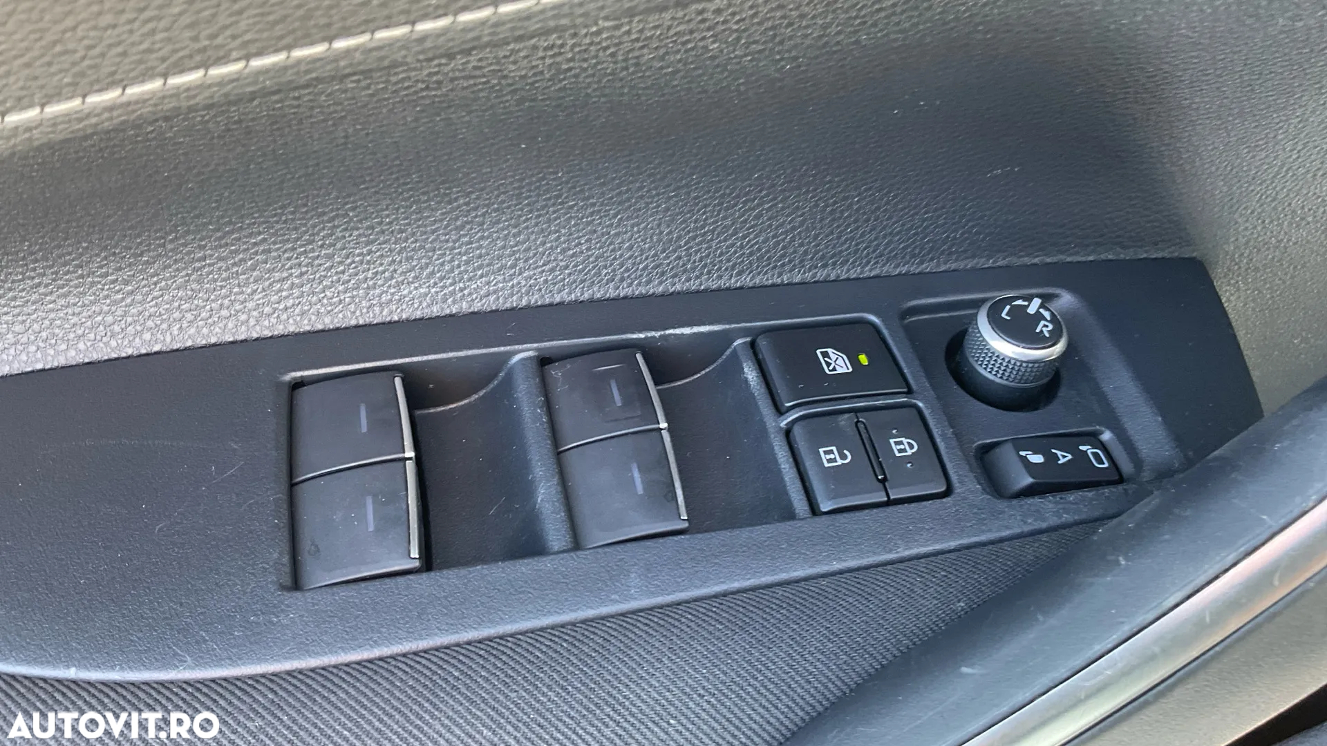 Toyota Corolla 2.0 HSD Dynamic interior Negru - 16