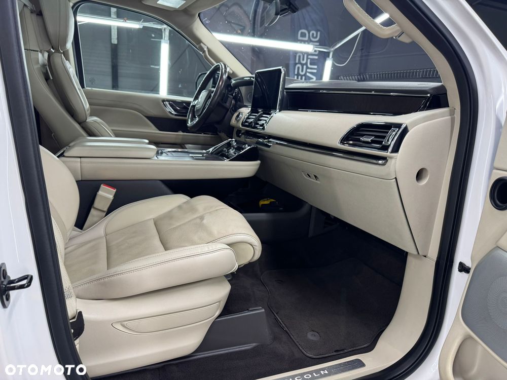Lincoln Navigator - 14
